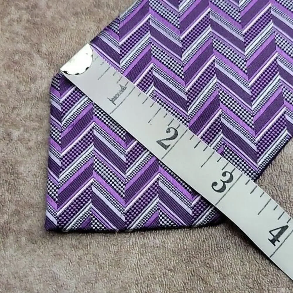 Isaac Mizrahi Purple Geometric Stripe 100% silk Men's Necktie